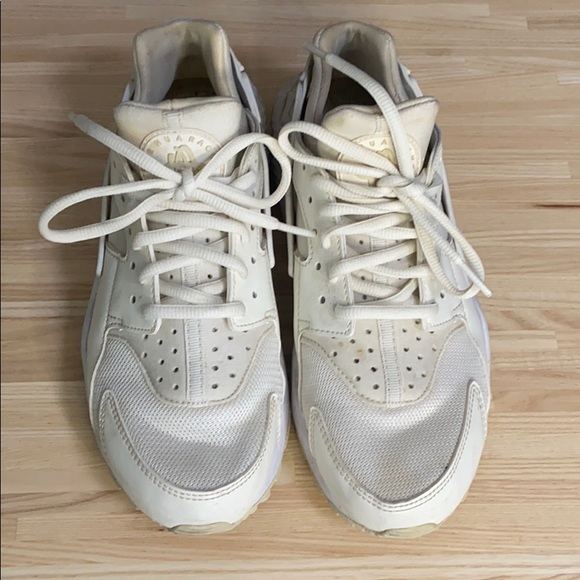 Women’s Nike Huarache Air White/Cream Sz. 7.5 Used - Picture 1 of 4